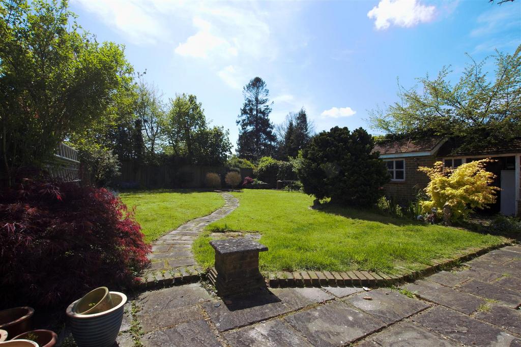 Crescent Road, Burgess Hill 4 bed detached house for sale £750,000