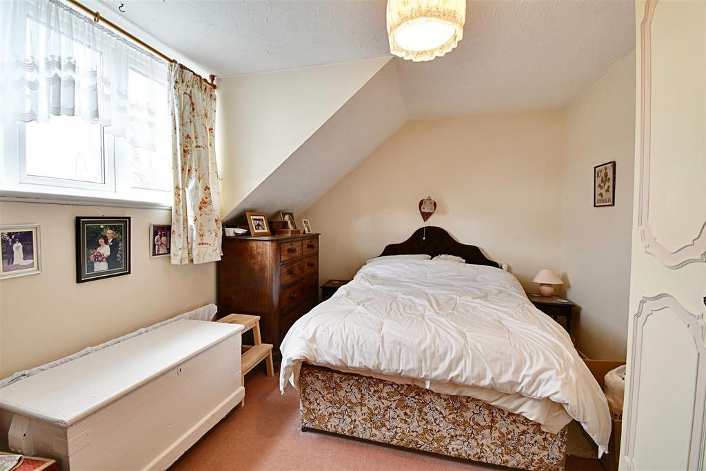 Bedroom 1 1.jpg