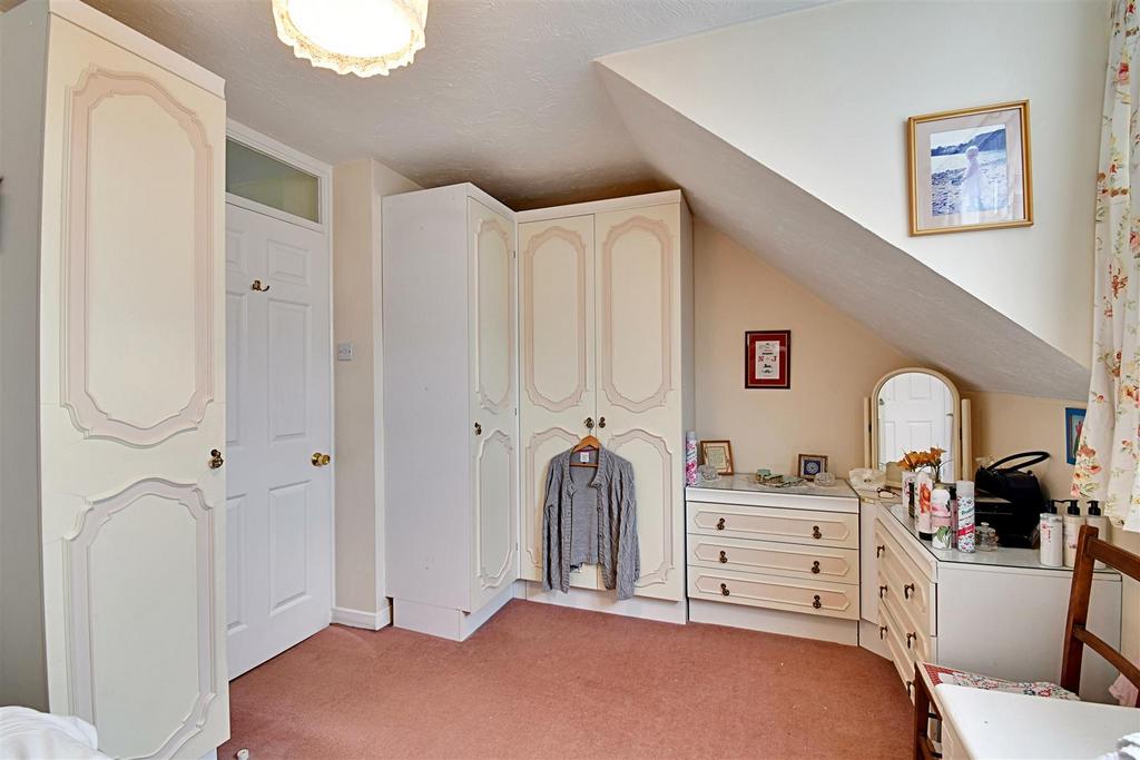 Bedroom 1 2.jpg