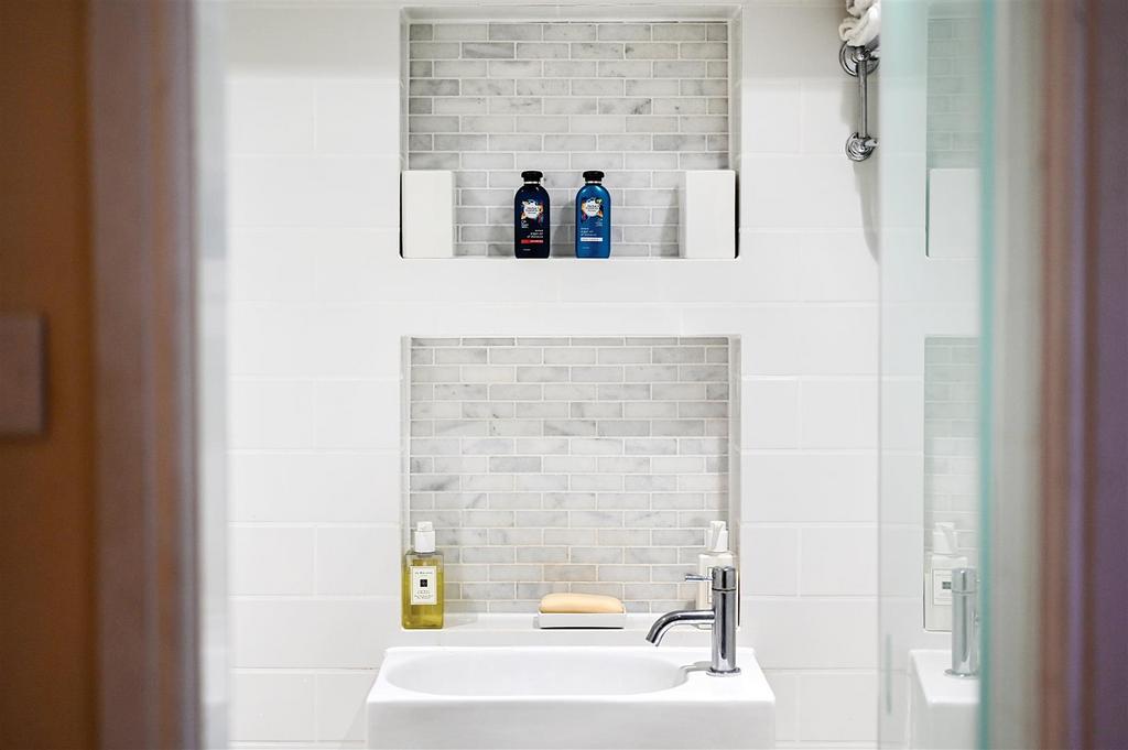 En-suite Shower/WC