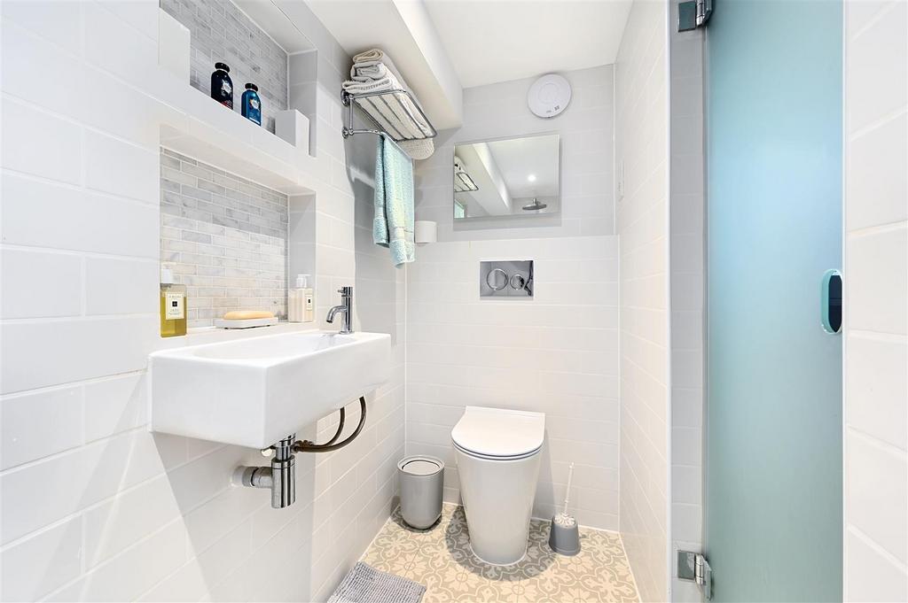 En-suite Shower/WC