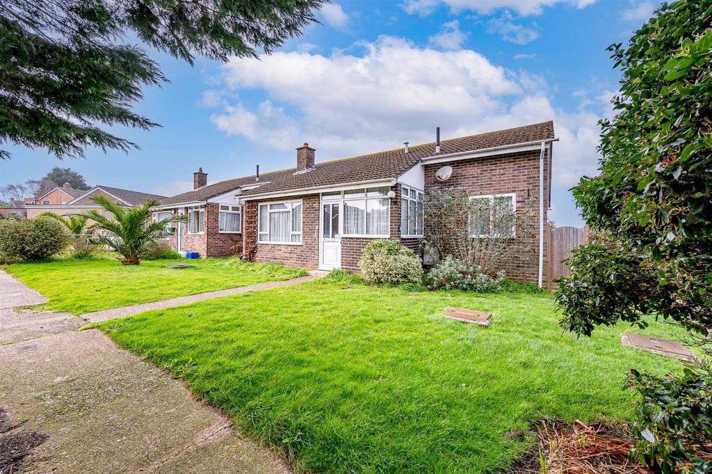 Anderida Road, Lower Willingdon, Eastbourne 2 bed semidetached bungalow for sale £285,000