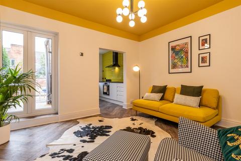 4 bedroom house to rent, Wolfa Street, Derby DE22