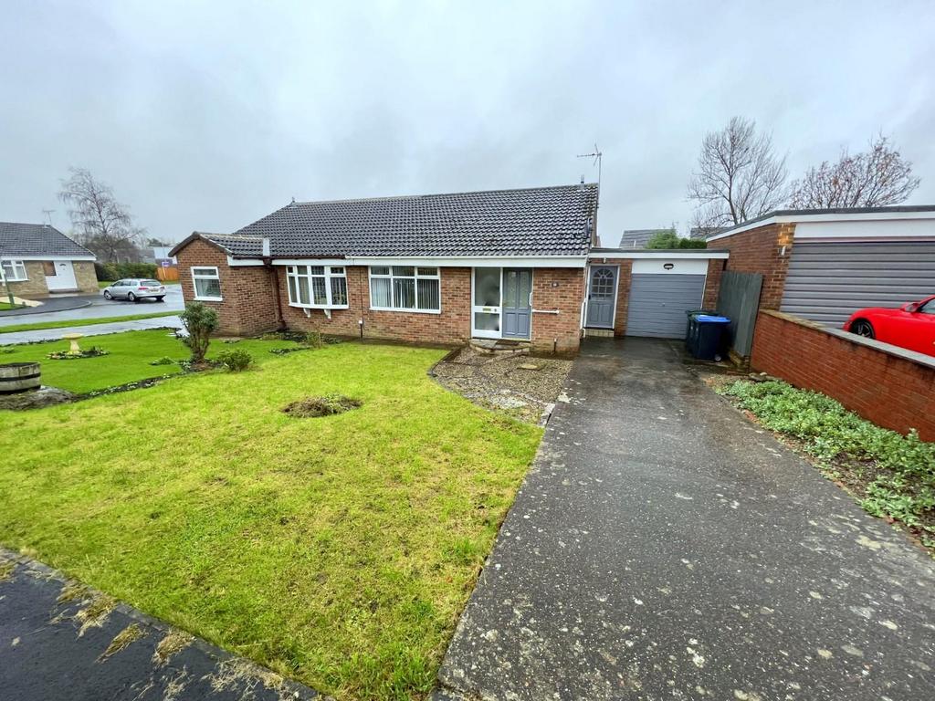 Oakfield Crescent, Bowburn, Durham 2 bed semidetached bungalow for