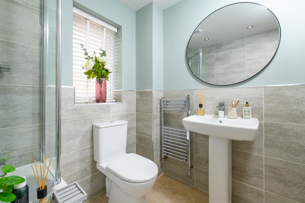 Inside view 4 bedroom Kinglsey main bathroom