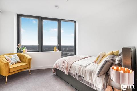 3 bedroom penthouse to rent, Amory Tower, London E14