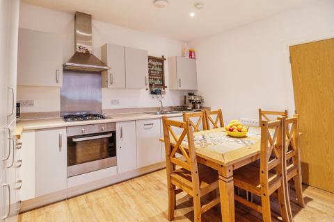 2 bedroom flat for sale, Cole Court, Southend-on-sea, SS2