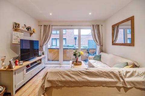 2 bedroom flat for sale, Cole Court, Southend-on-sea, SS2