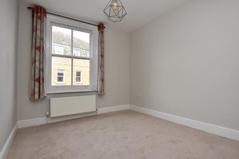 2 bedroom flat to rent, Church Road London SE19