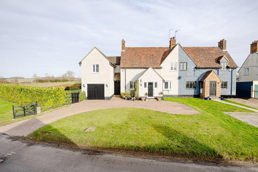 Stansted, Essex, CM24 4 bed semidetached house for sale £750,000