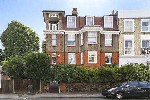2 bedroom apartment to rent, Evesham House, London, W12