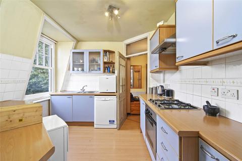 2 bedroom apartment to rent, Evesham House, London, W12