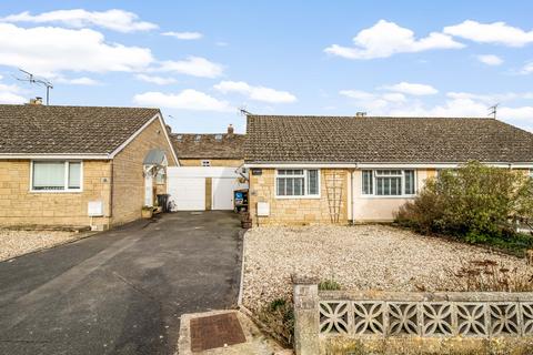 41 Bettertons Close, Fairford, GL7 4HY