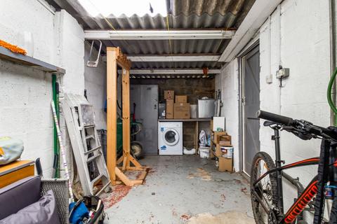 41 Bettertons Close, Fairford, GL7 4HY