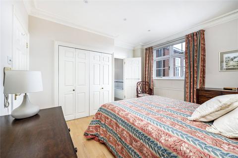 2 bedroom apartment for sale - Apsley House, Finchley Road, St John's Wood, London, NW8