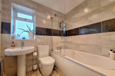 2 Leywell Drive, Oldham, OL1 4QA