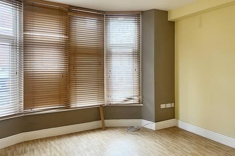 1 bedroom flat to rent, Commercial Street, Newport NP20