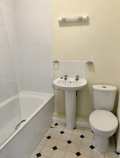 1 bedroom flat to rent, Commercial Street, Newport NP20