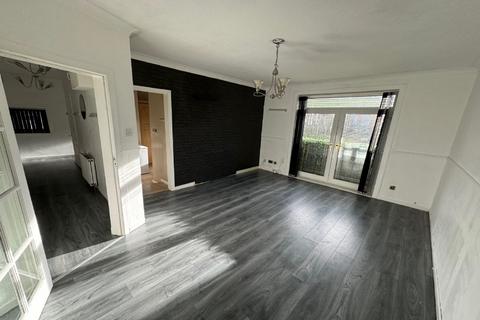 3 bedroom flat for sale - MacDonald Crescent, Twechar G65