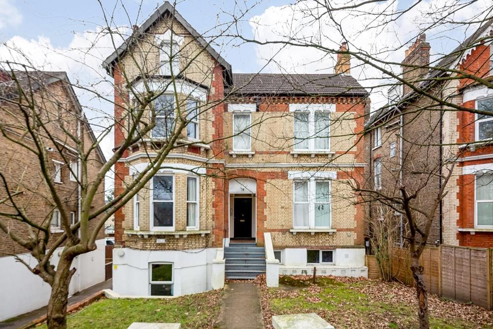 Christchurch Road, Brixton, London, SW2 2 bed apartment for sale £415,000