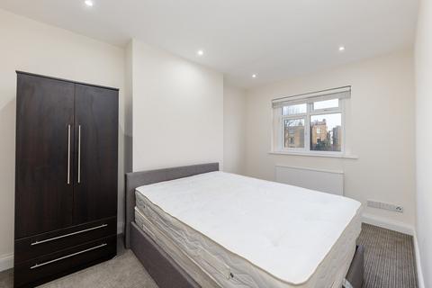 3 bedroom maisonette to rent, Percy Road, London W12