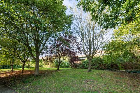 42 Ravensmede Way, London, W4 1TF