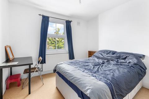 3 bedroom flat for sale, York Road, London W3