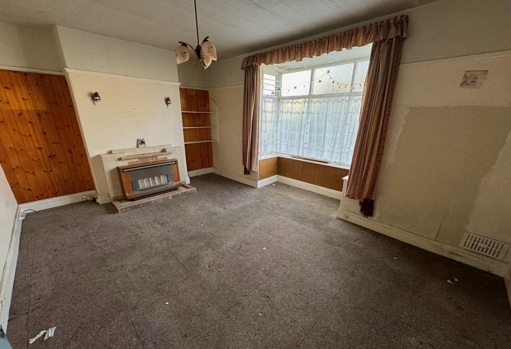 Moorview Drive, Shipley, West Yorkshire 2 bed semidetached house for