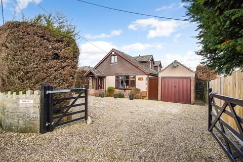 4 bedroom chalet for sale, Lower Common Road, West Wellow