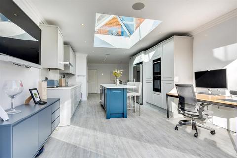 74 Western Road, Brentwood, CM14 4SS