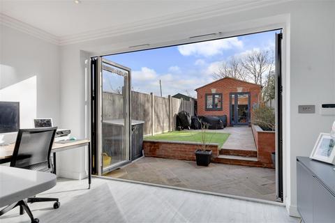 74 Western Road, Brentwood, CM14 4SS