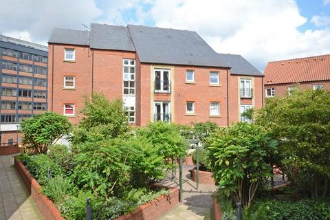 2 bedroom flat for sale, Strand House, Piccadilly Plaza, York, YO1