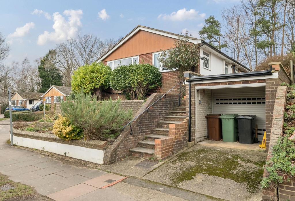 Rydal Drive, Tunbridge Wells, Kent 3 bed detached bungalow for sale £