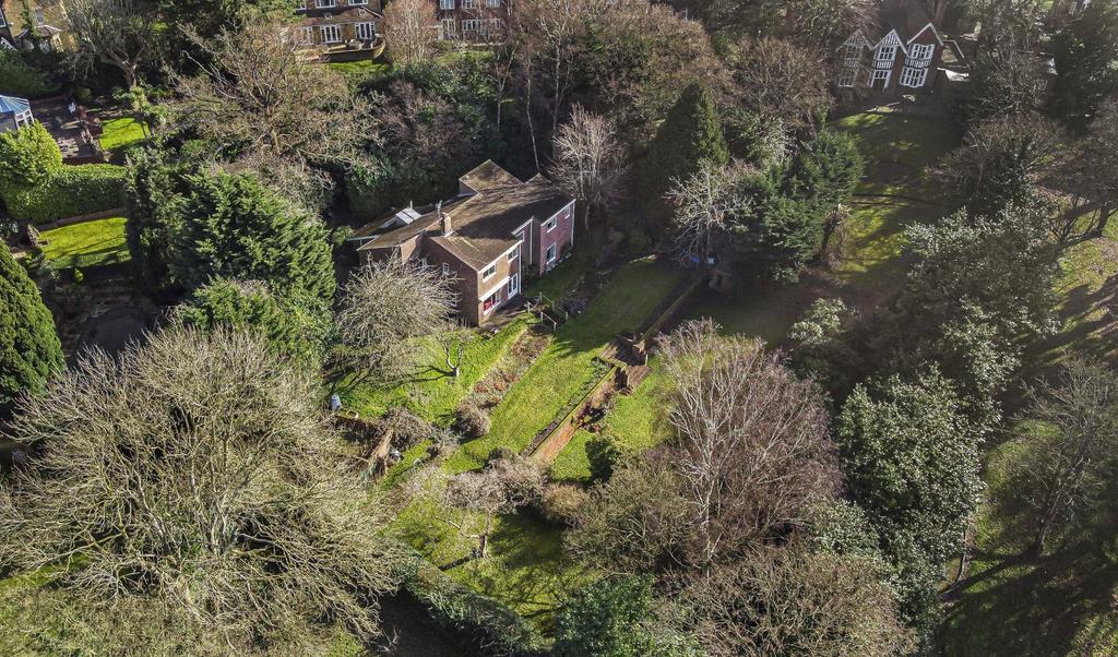 Mount Park Private Estate, Harrow on the Hill 6 bed detached house for