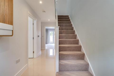15 Braeburn Way, Basildon, SS14 3TU