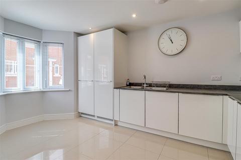 15 Braeburn Way, Basildon, SS14 3TU