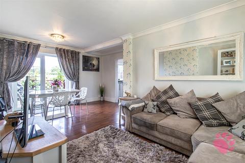 8 Linford Drive, Basildon, SS14 1RZ