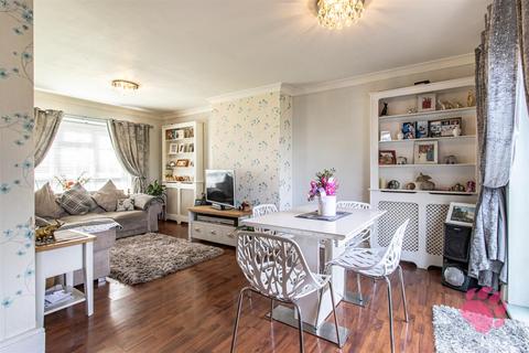 8 Linford Drive, Basildon, SS14 1RZ