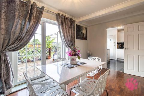 8 Linford Drive, Basildon, SS14 1RZ