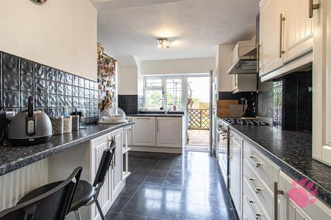8 Linford Drive, Basildon, SS14 1RZ