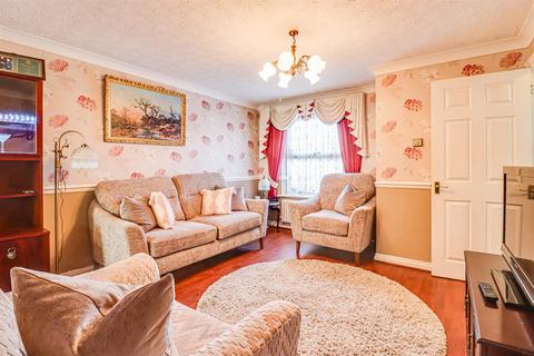 53 Fyfield Drive, South Ockendon, RM15 5QE