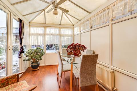 53 Fyfield Drive, South Ockendon, RM15 5QE