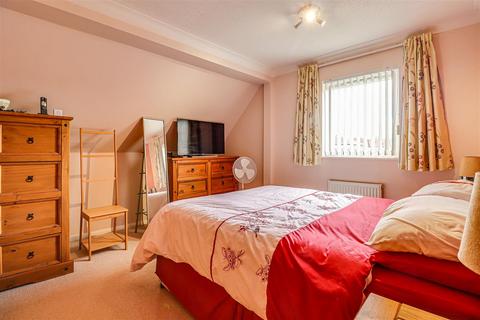 51 Brackley Crescent, Basildon, SS13 1RA