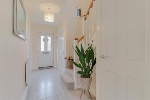28 Oak Crescent, Wickford, SS11 7FF