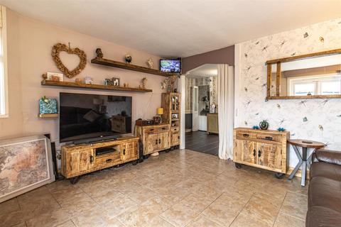 57 Broomfields Place, Basildon, SS13 3LJ