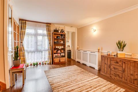 69 Beambridge Place, Basildon, SS13 3LN