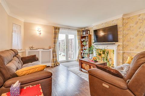 69 Beambridge Place, Basildon, SS13 3LN