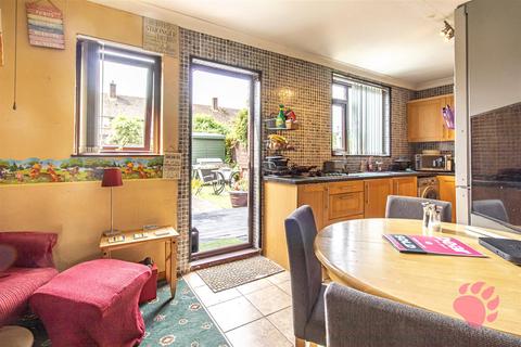 27 Ravel Road, Aveley, South Ockendon, RM15 4NP