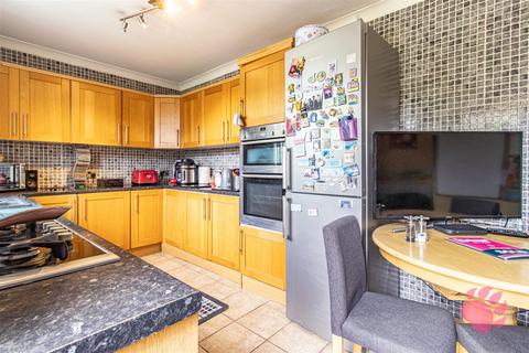 27 Ravel Road, Aveley, South Ockendon, RM15 4NP