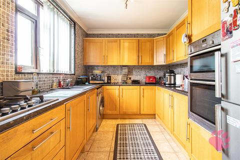 27 Ravel Road, Aveley, South Ockendon, RM15 4NP